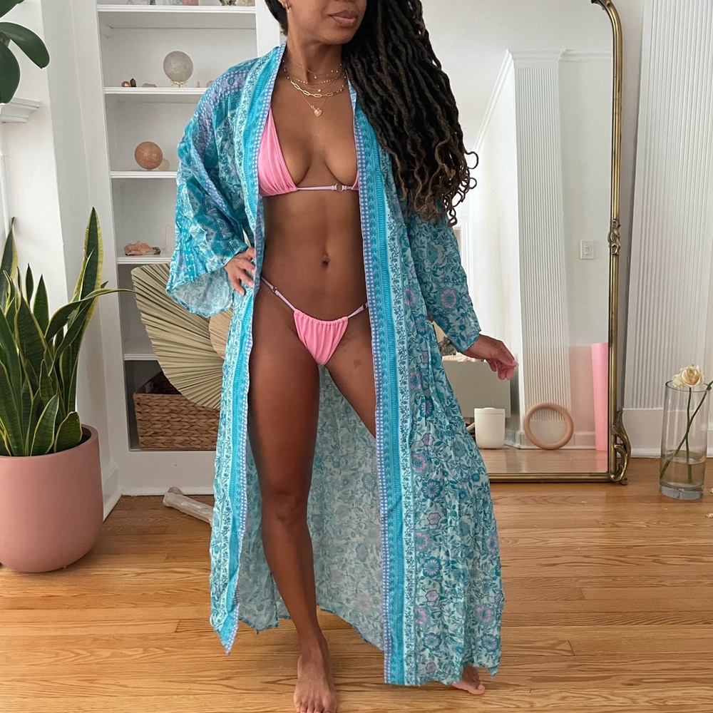 Spell & The Gypsy blue flower kimono rob size S/M